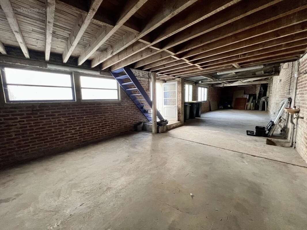 Maison à AVESNES-LES-AUBERT