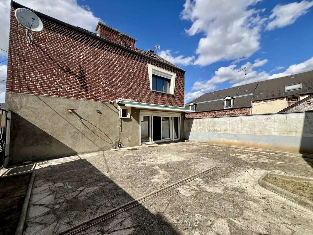 Maison à AVESNES-LES-AUBERT