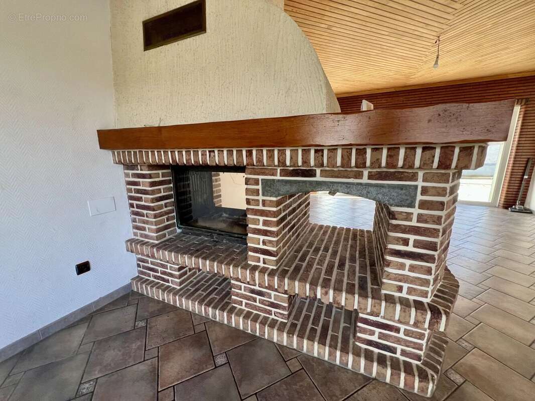 Maison à AVESNES-LES-AUBERT