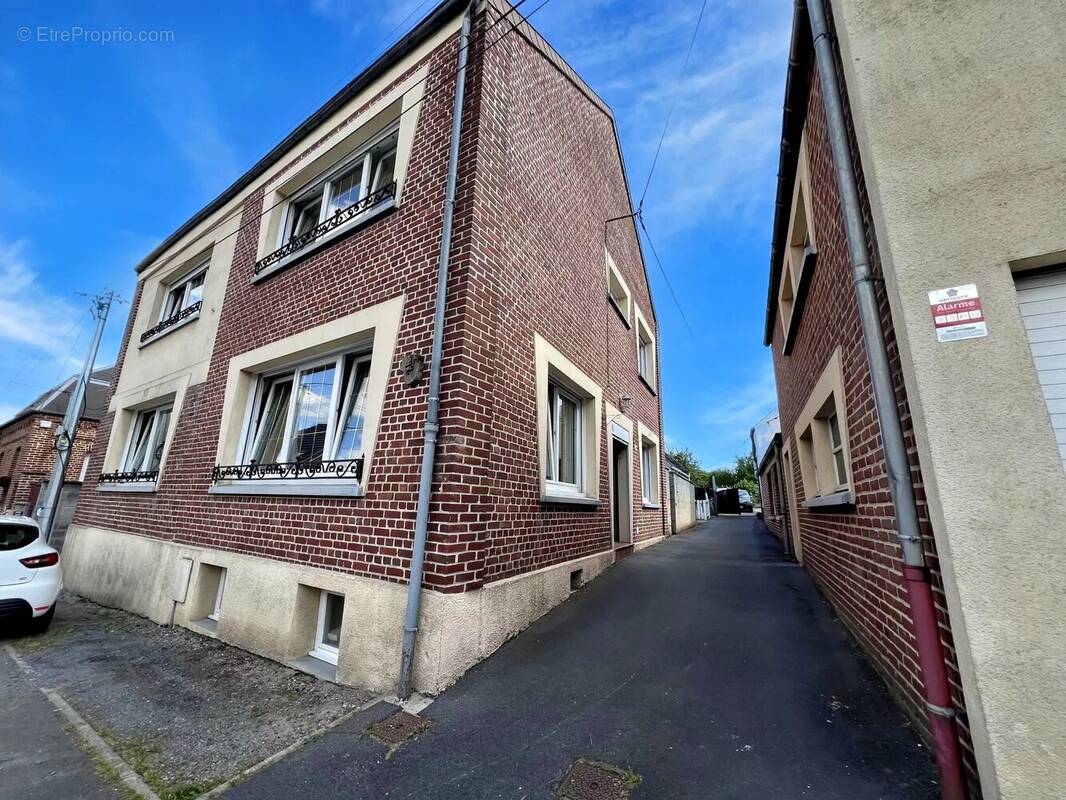 Maison à AVESNES-LES-AUBERT