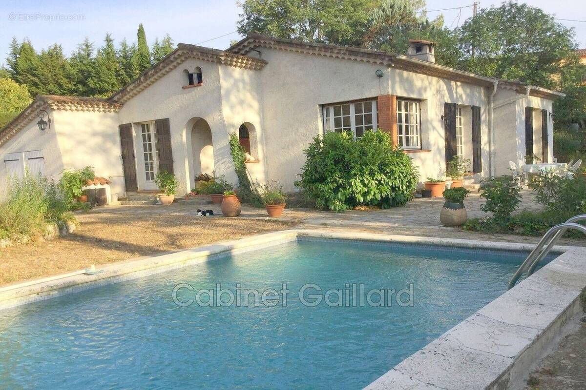 Maison à PEYMEINADE