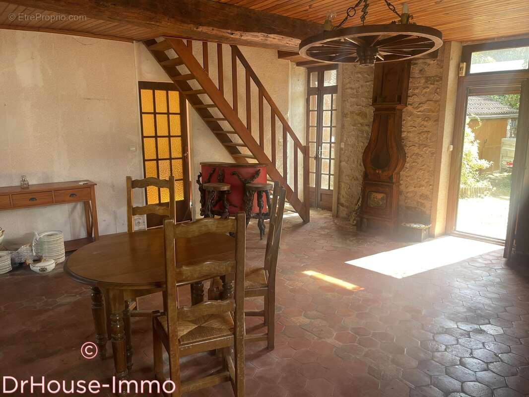 Maison à BAGNEAUX-SUR-LOING