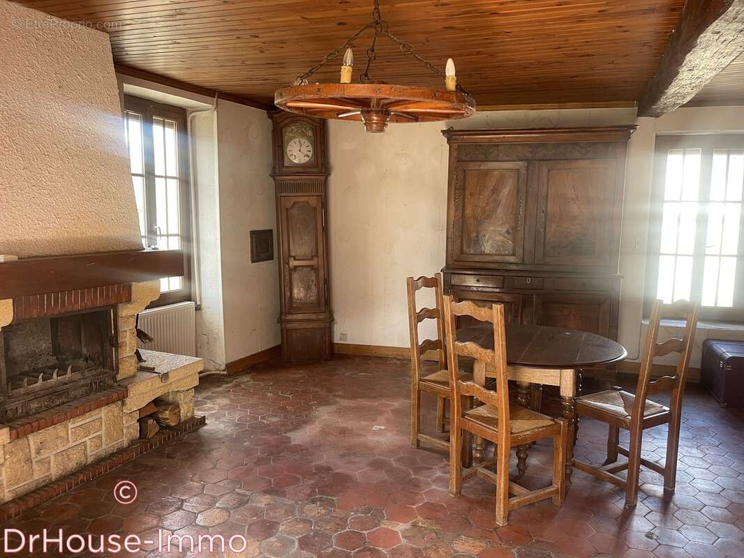 Maison à BAGNEAUX-SUR-LOING