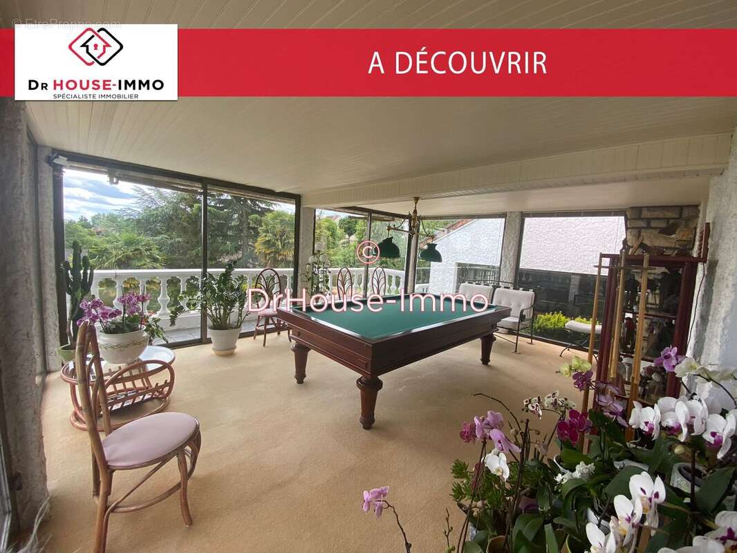 Maison à MAURECOURT