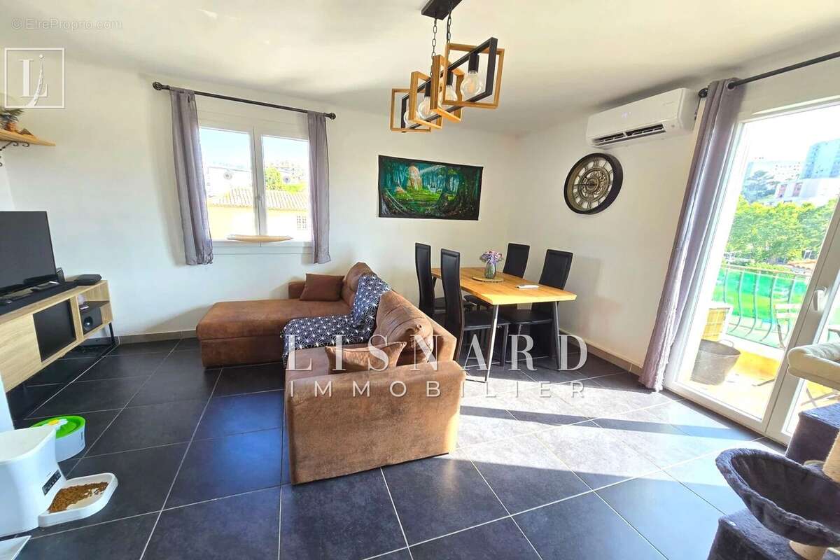 Appartement à VALLAURIS