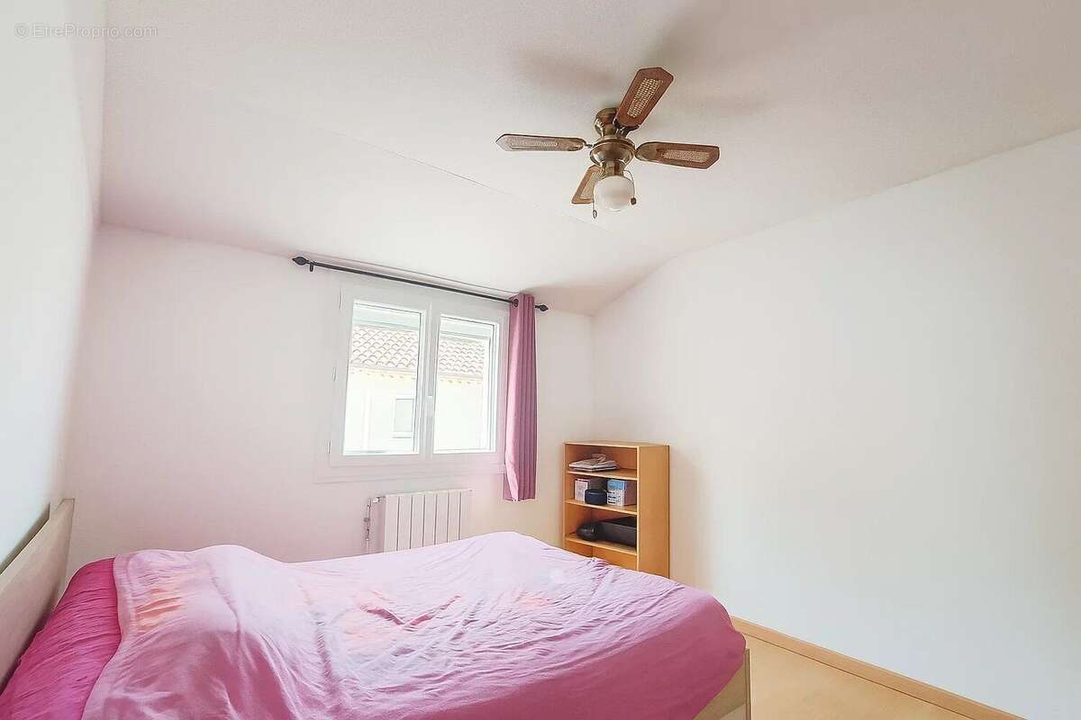 Maison à SAINT-HILAIRE-DE-LUSIGNAN