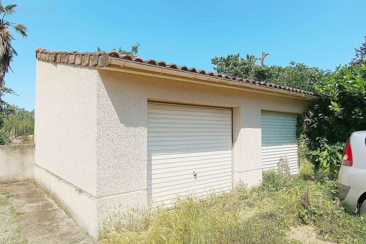 Maison à SAINT-HILAIRE-DE-LUSIGNAN