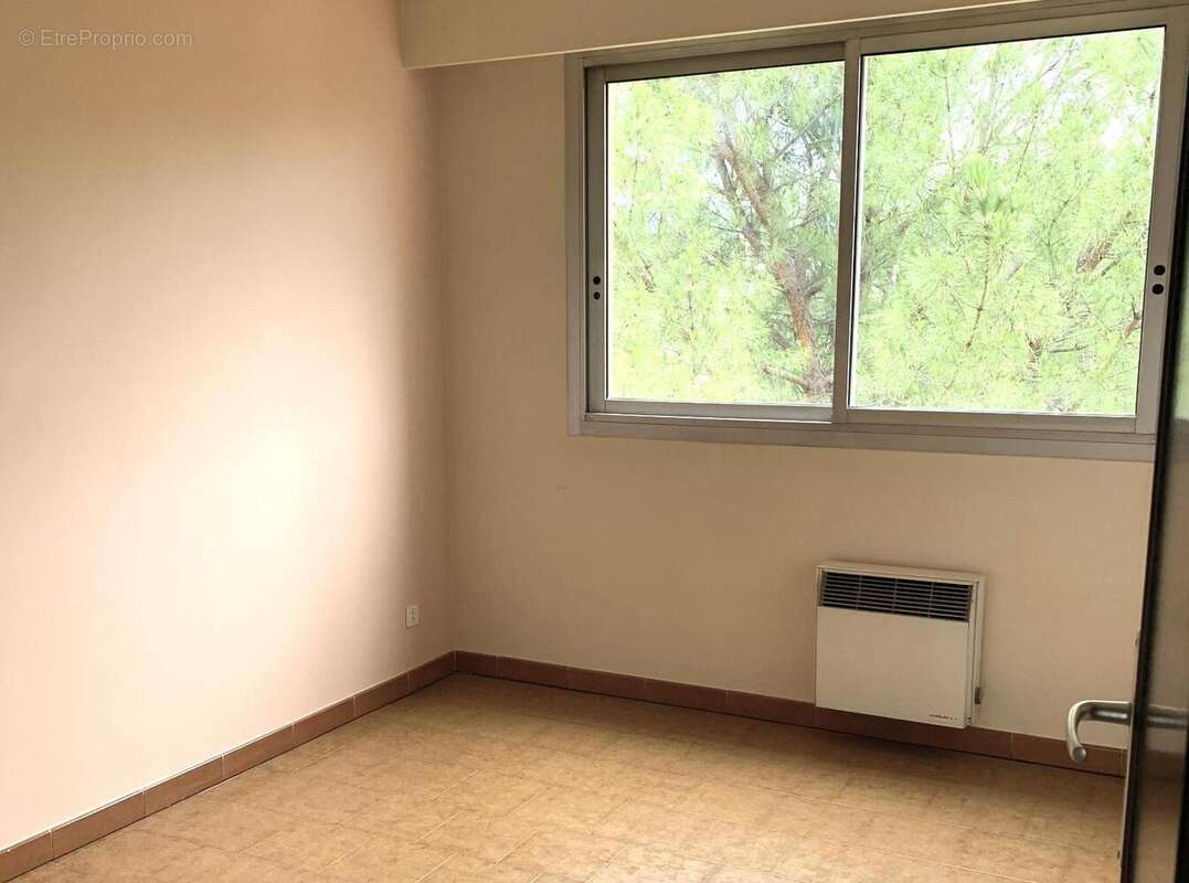   - Appartement à DRAGUIGNAN