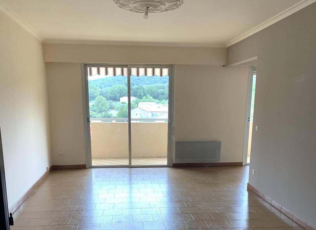   - Appartement à DRAGUIGNAN
