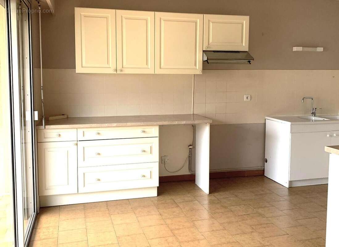   - Appartement à DRAGUIGNAN