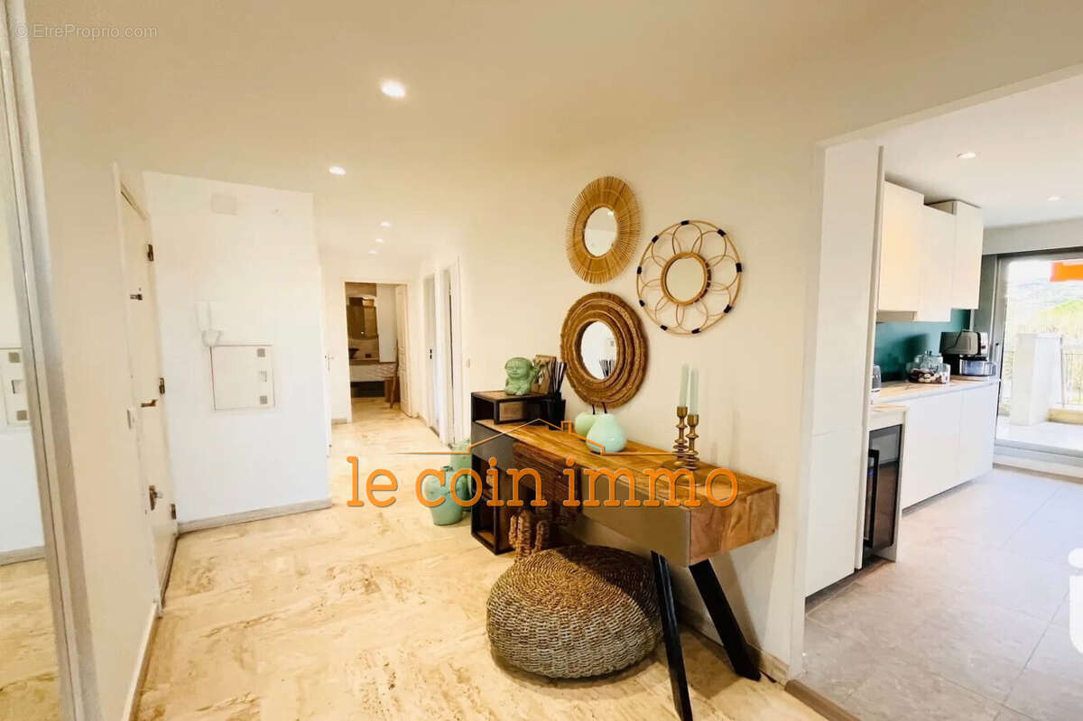 Appartement à MANDELIEU-LA-NAPOULE