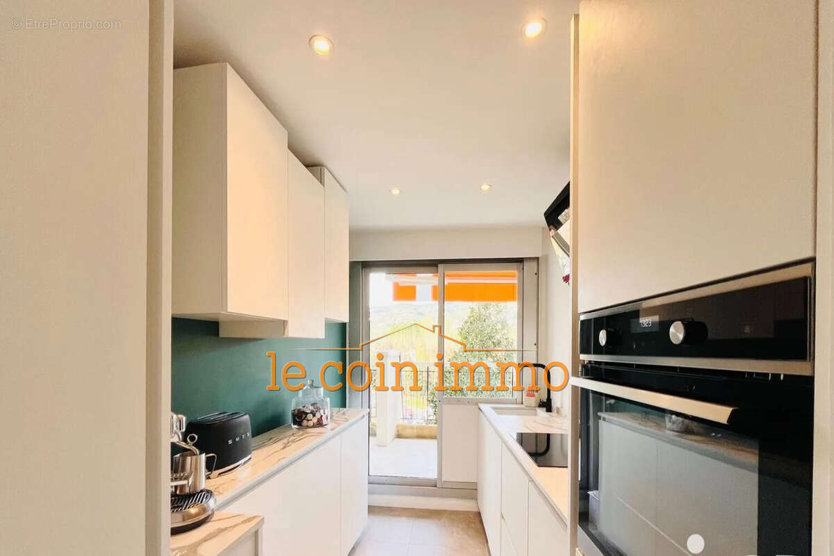 Appartement à MANDELIEU-LA-NAPOULE