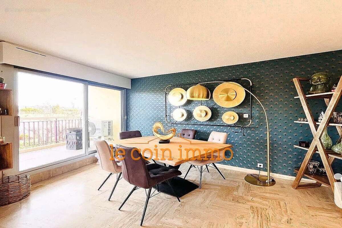 Appartement à MANDELIEU-LA-NAPOULE