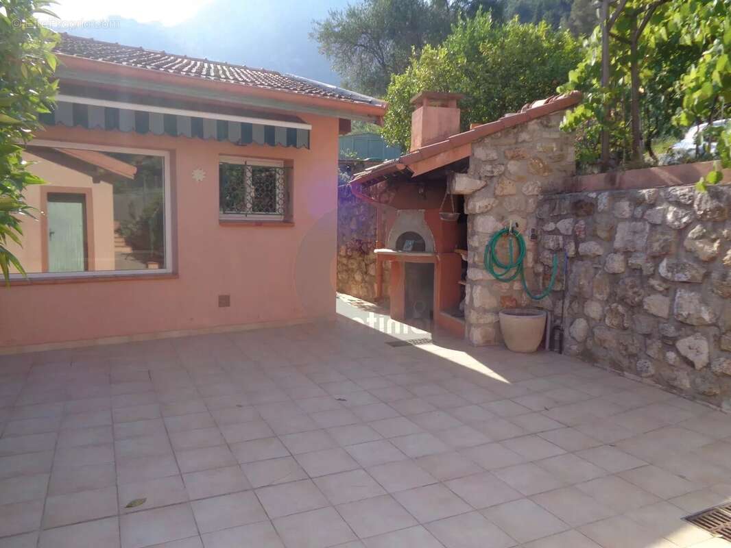 Maison à SAINTE-AGNES