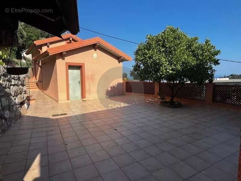 Maison à SAINTE-AGNES