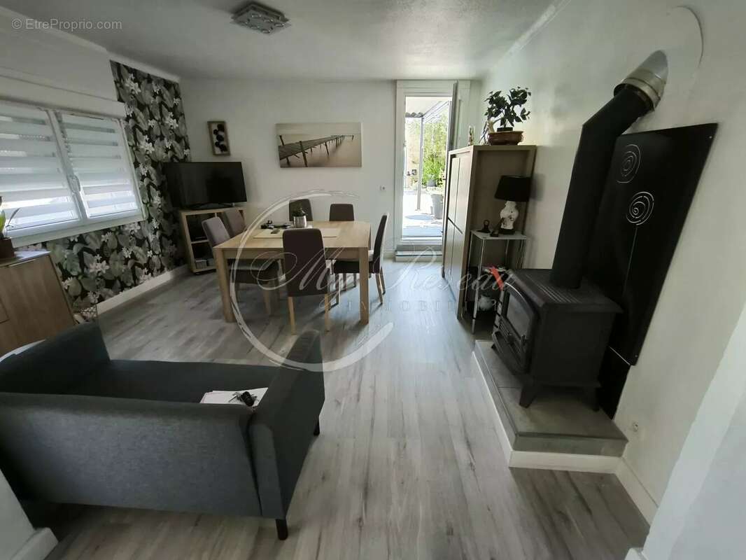 Maison à SAINT-LAURENT-DE-LA-CABRERISSE