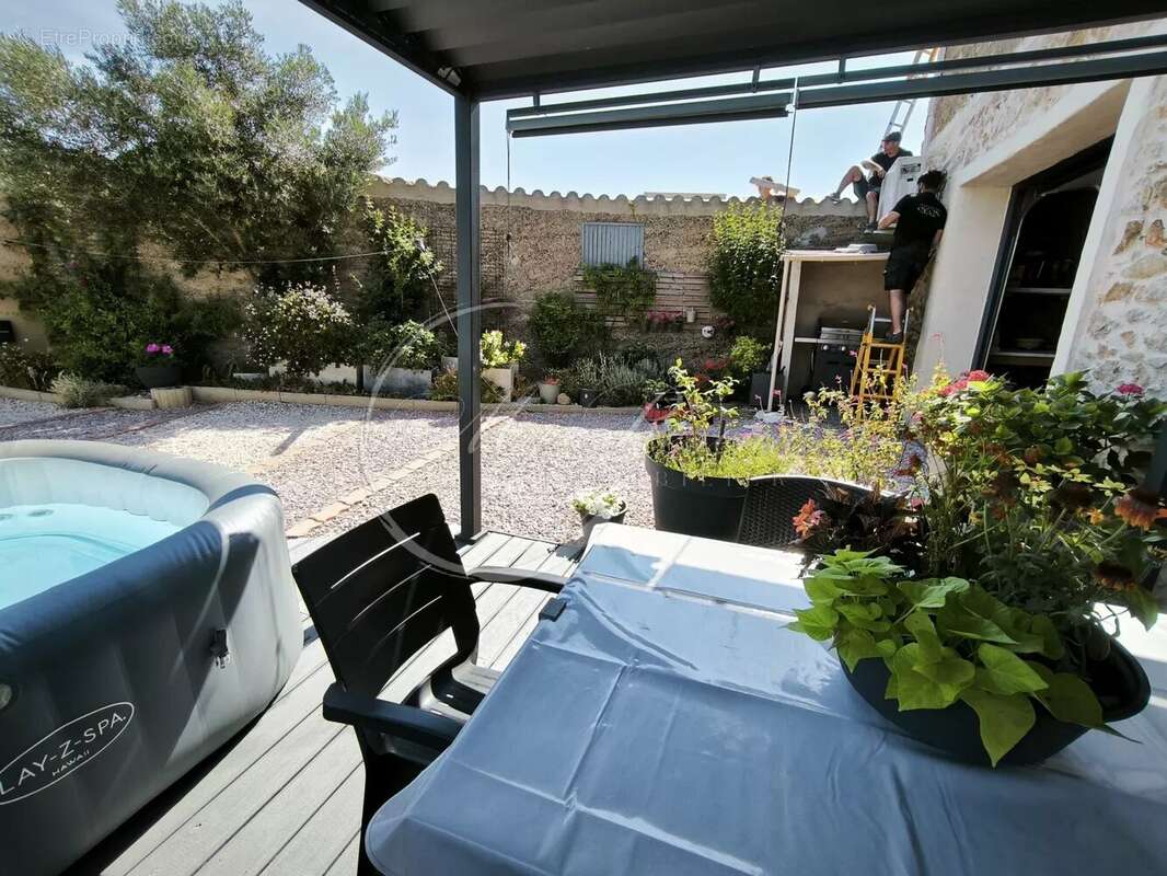 Maison à SAINT-LAURENT-DE-LA-CABRERISSE