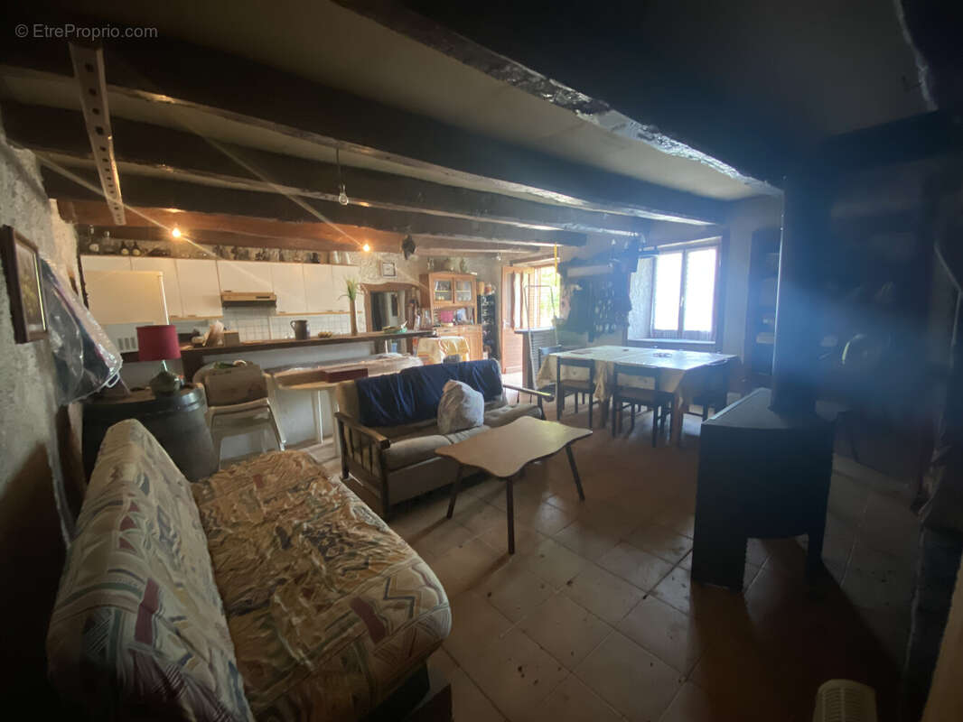 Maison à SAINT-JULIEN-PUY-LAVEZE