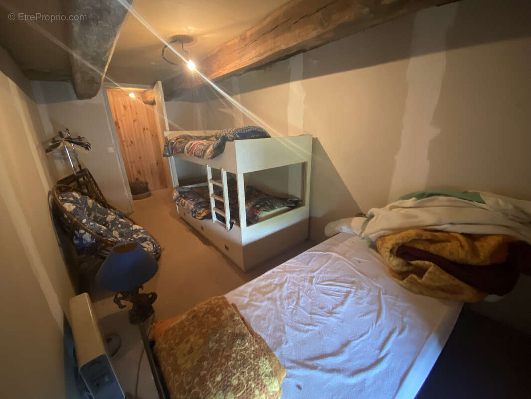 Maison à SAINT-JULIEN-PUY-LAVEZE