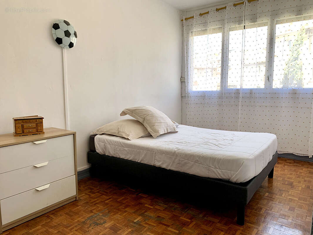 Appartement à MARSEILLE-5E