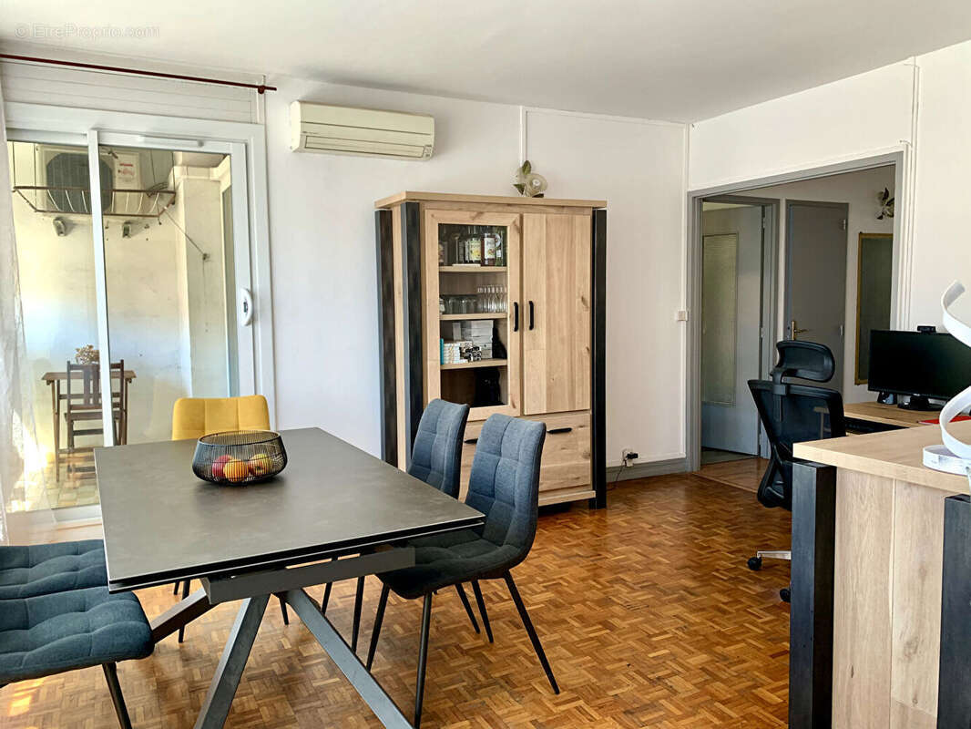 Appartement à MARSEILLE-5E