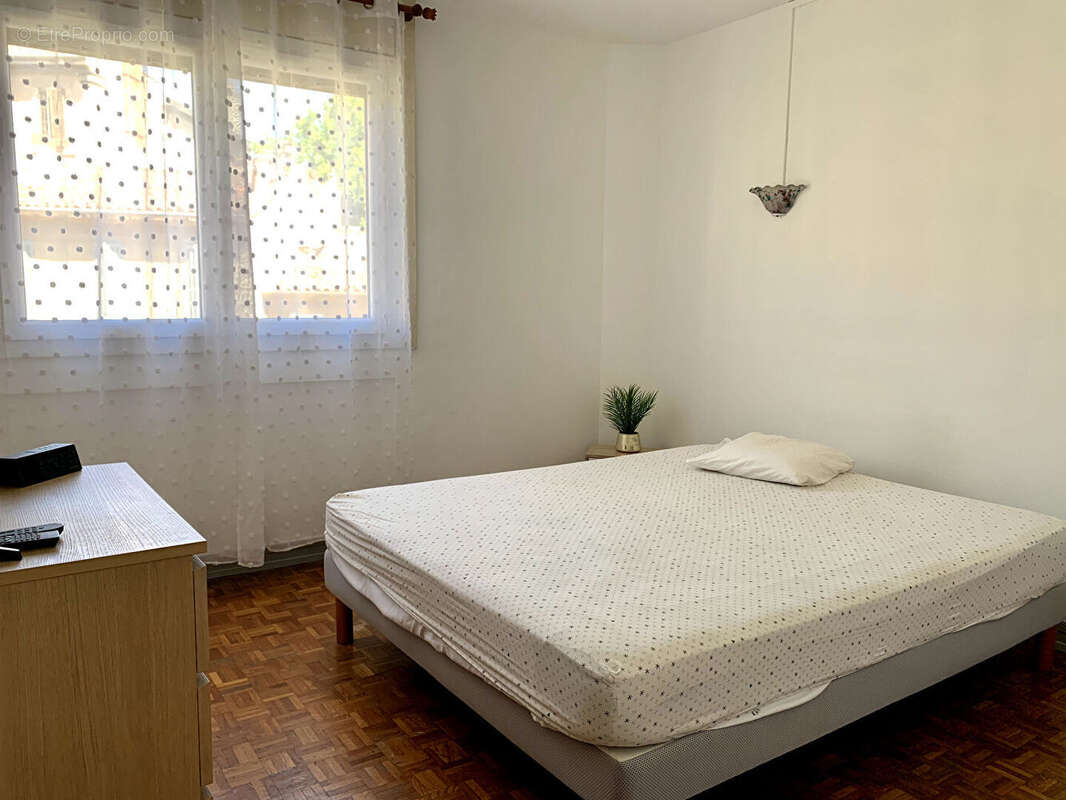 Appartement à MARSEILLE-5E