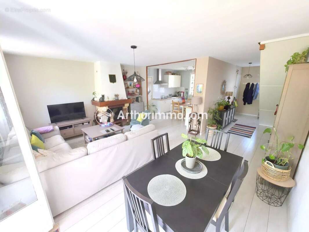 Maison à SAVIGNY-LE-TEMPLE