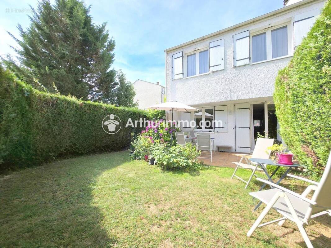 Maison à SAVIGNY-LE-TEMPLE