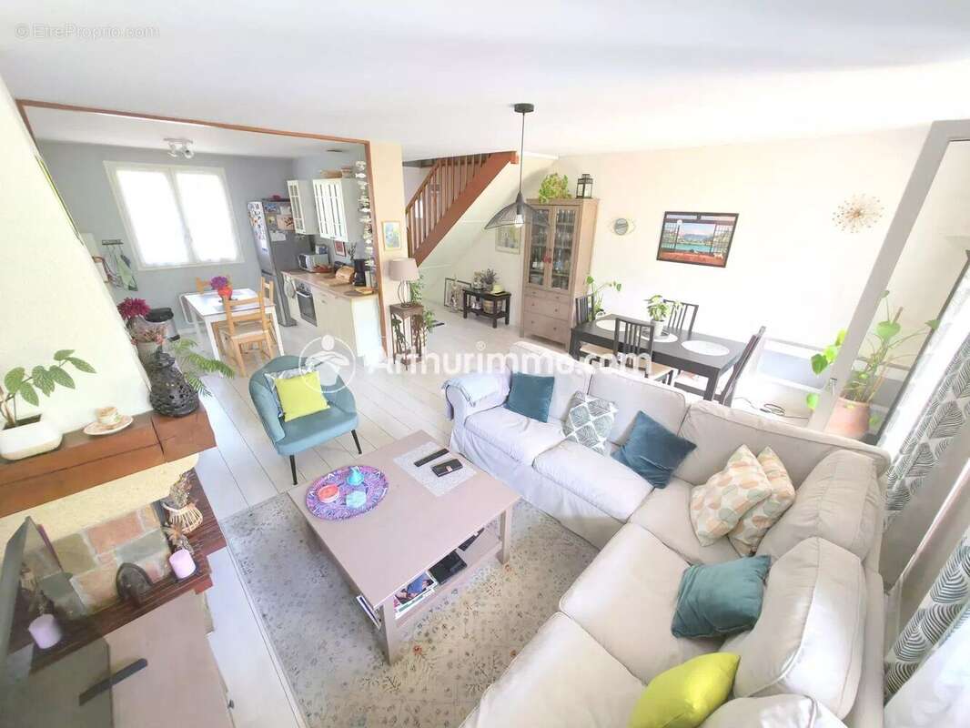 Maison à SAVIGNY-LE-TEMPLE