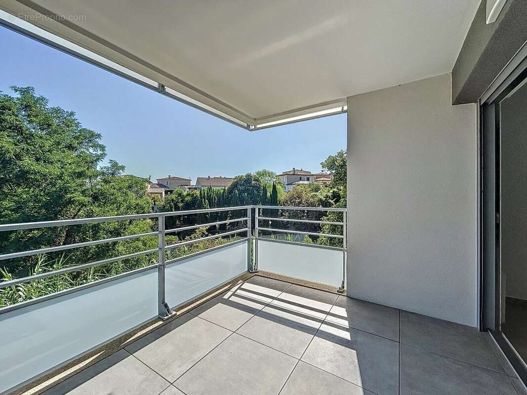 Appartement à SAINT-LAURENT-DU-VAR