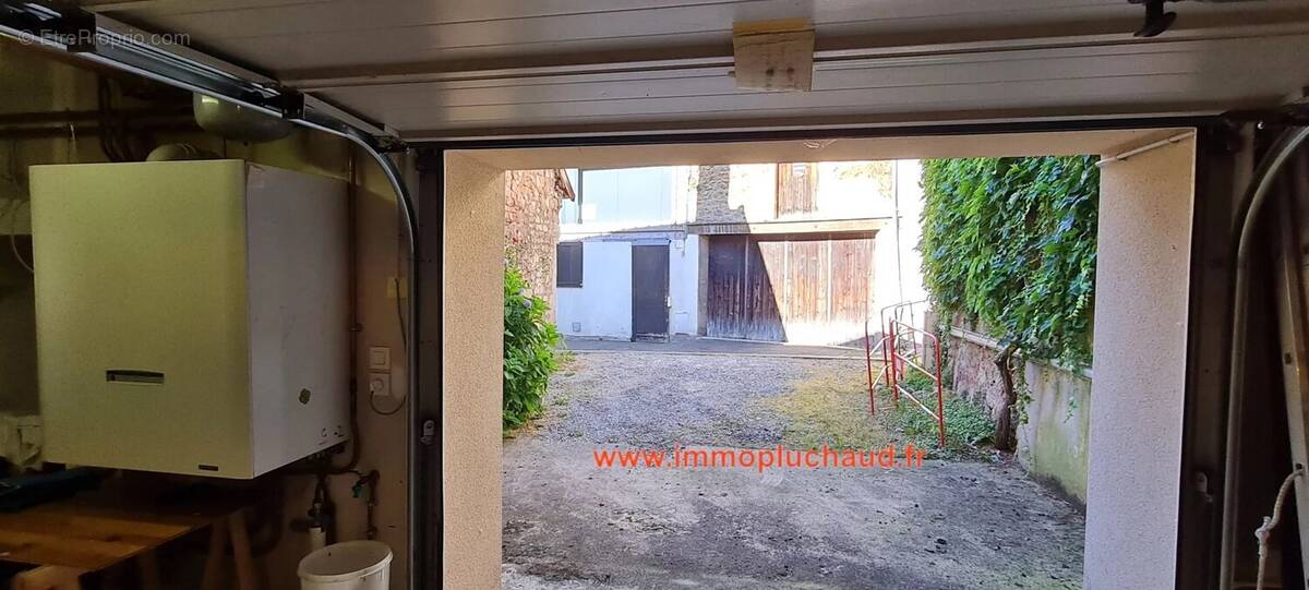 Maison à LA CLAYETTE