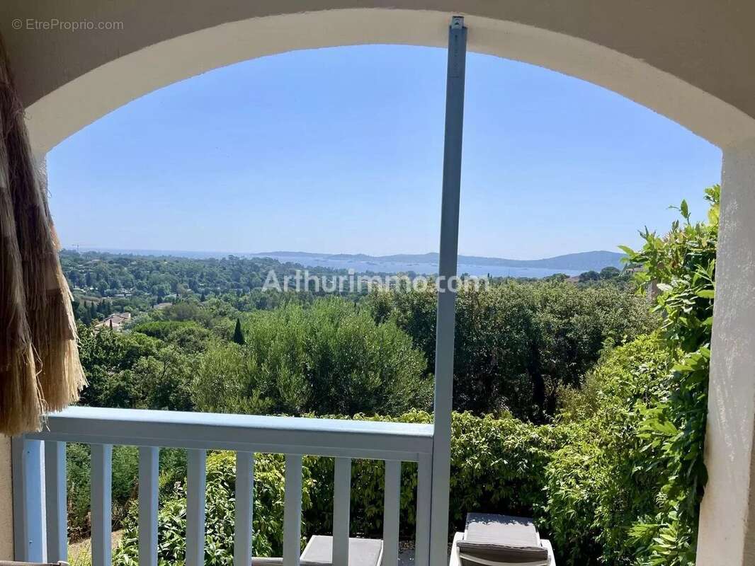 Appartement à GRIMAUD