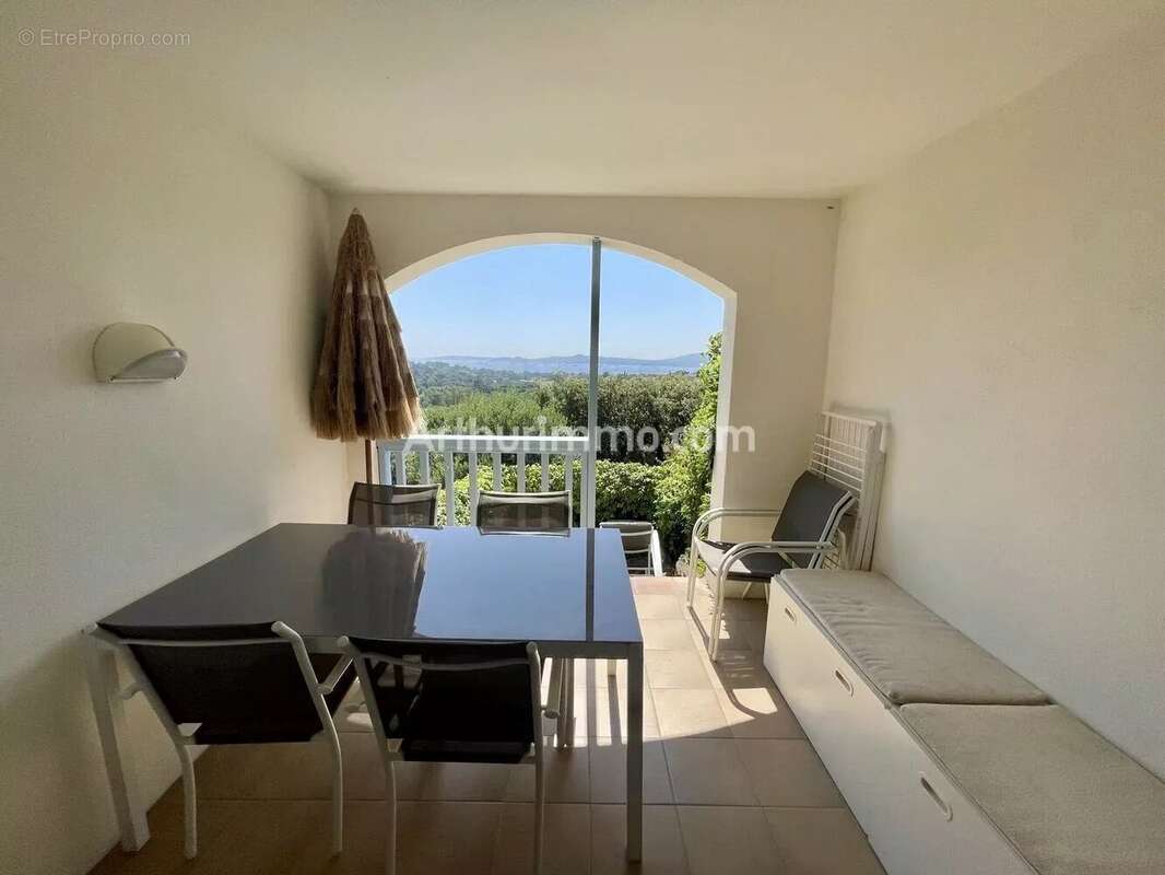 Appartement à GRIMAUD