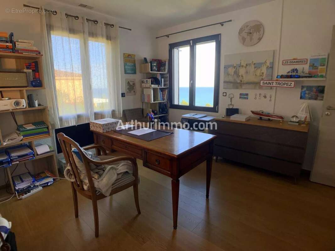 Maison à LES ISSAMBRES