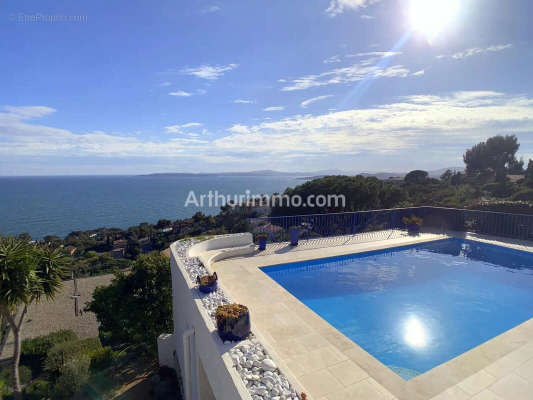 Maison à LES ISSAMBRES