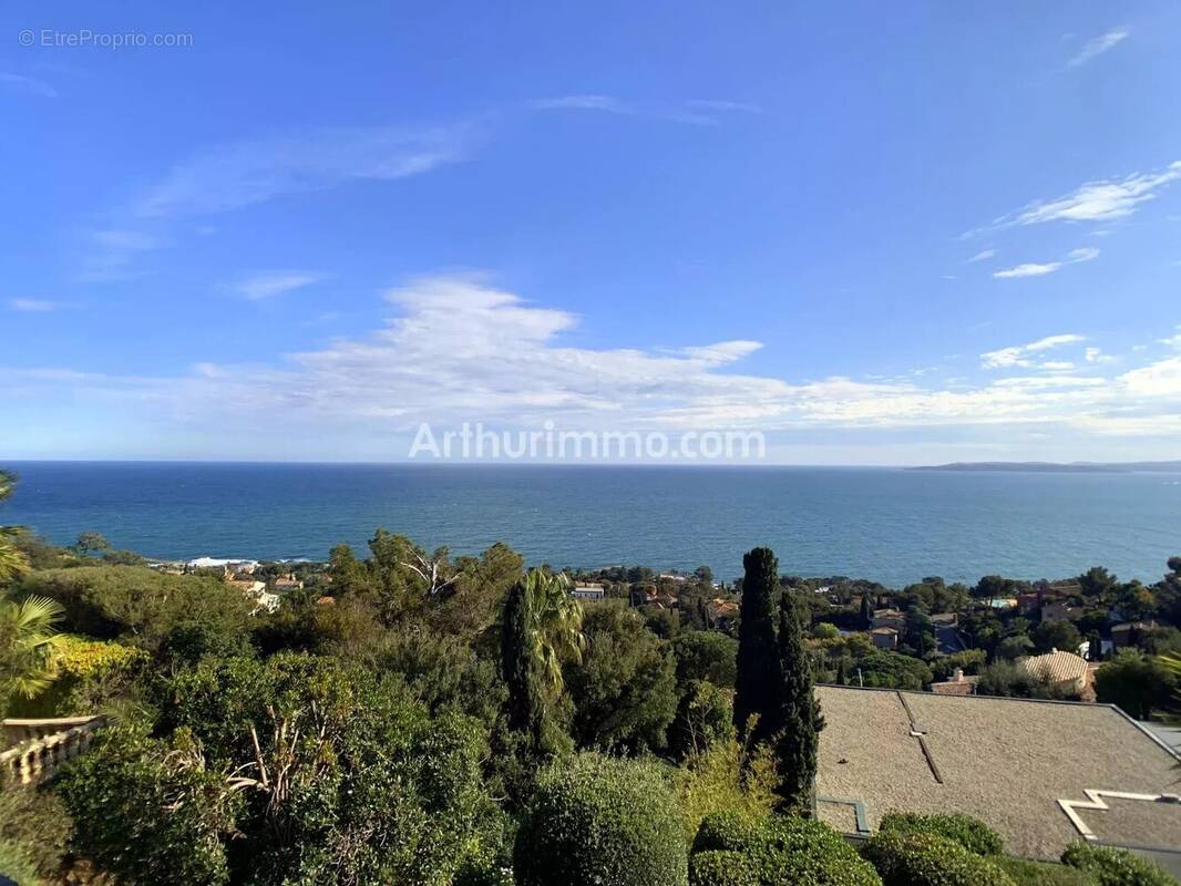 Maison à LES ISSAMBRES