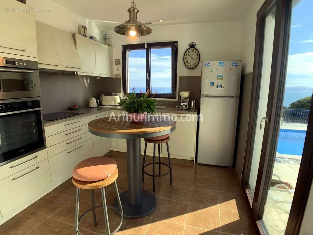 Maison à LES ISSAMBRES