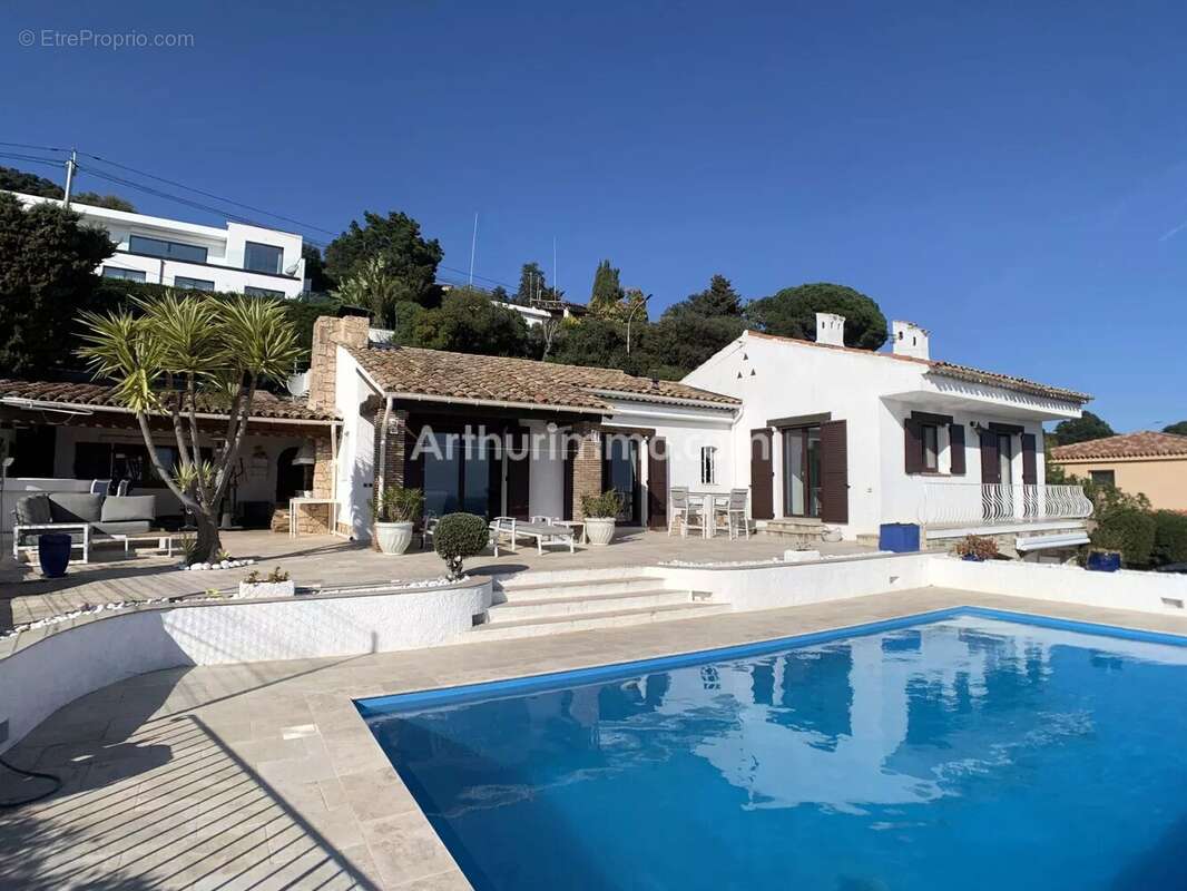 Maison à LES ISSAMBRES