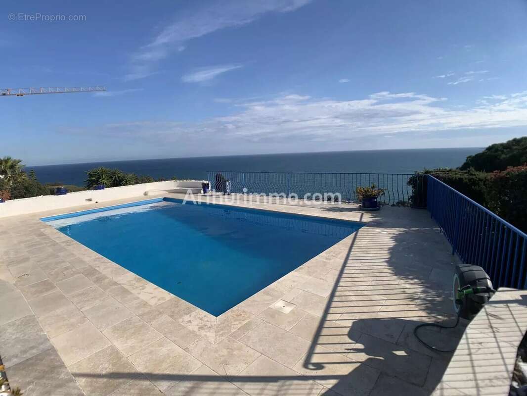 Maison à LES ISSAMBRES