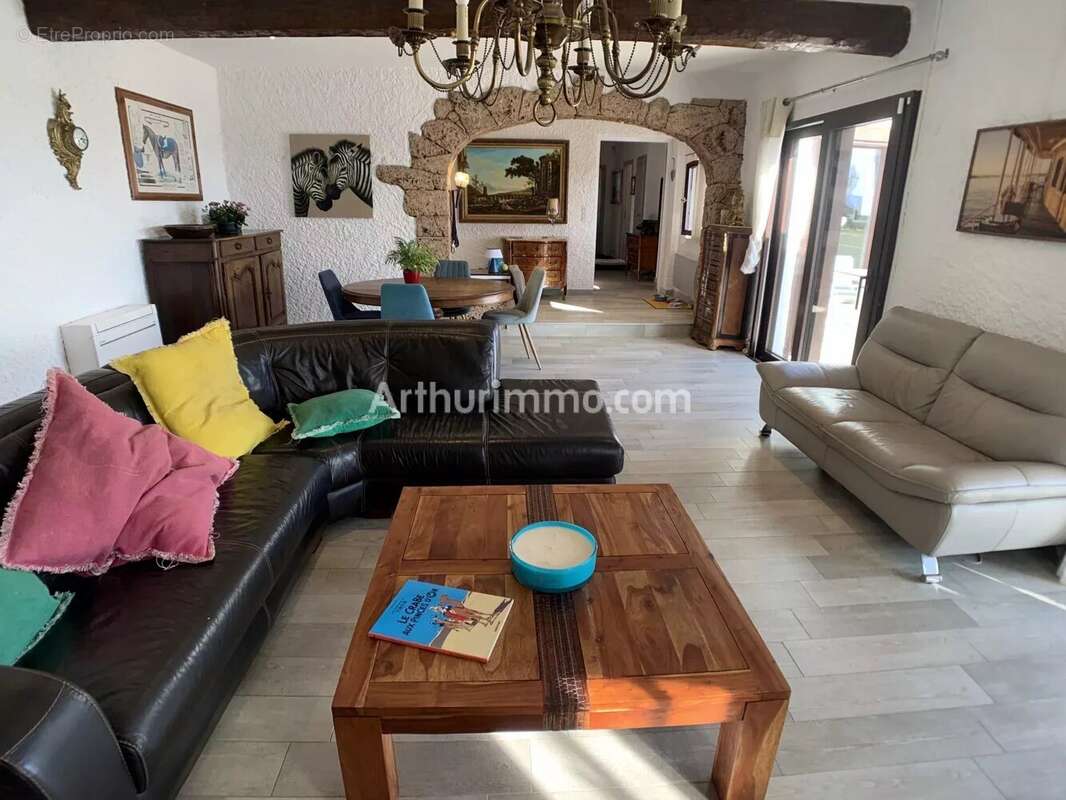 Maison à LES ISSAMBRES