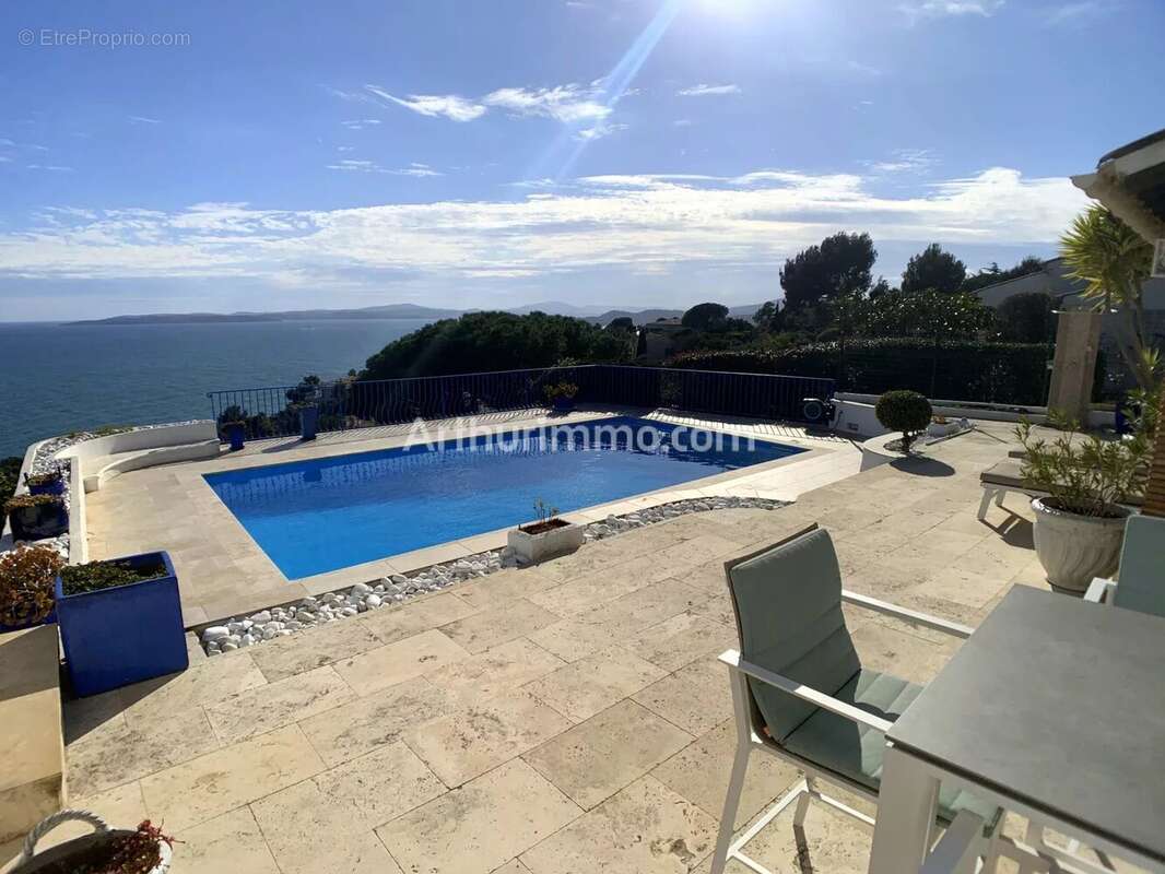 Maison à LES ISSAMBRES