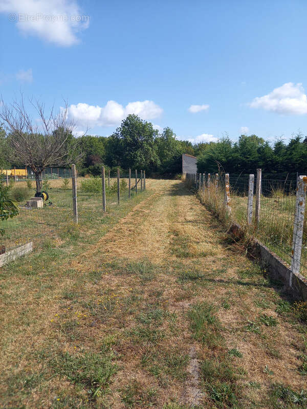 Terrain à CAMPUGNAN