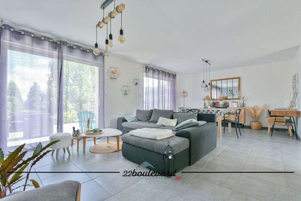 Maison à COMPREIGNAC