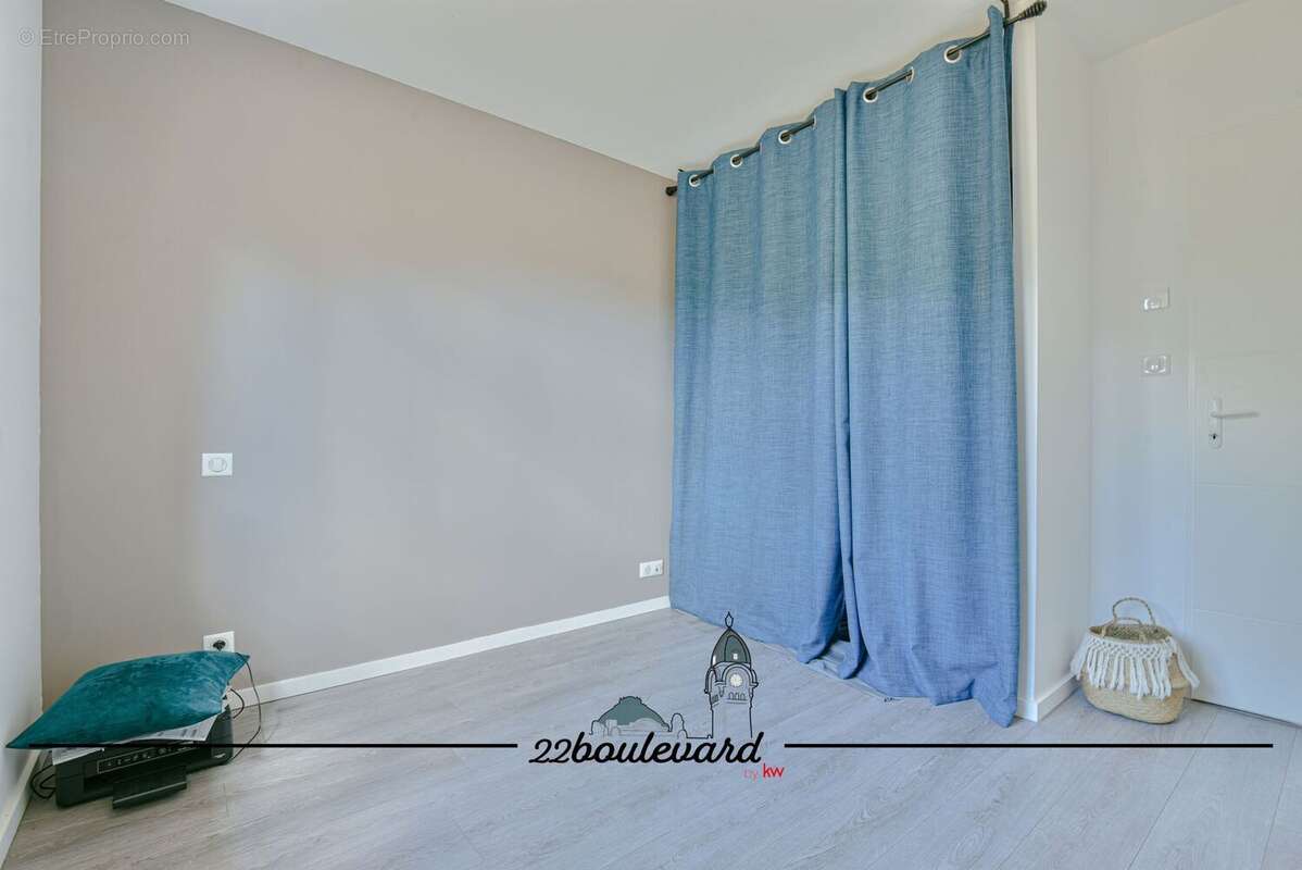 Maison à COMPREIGNAC