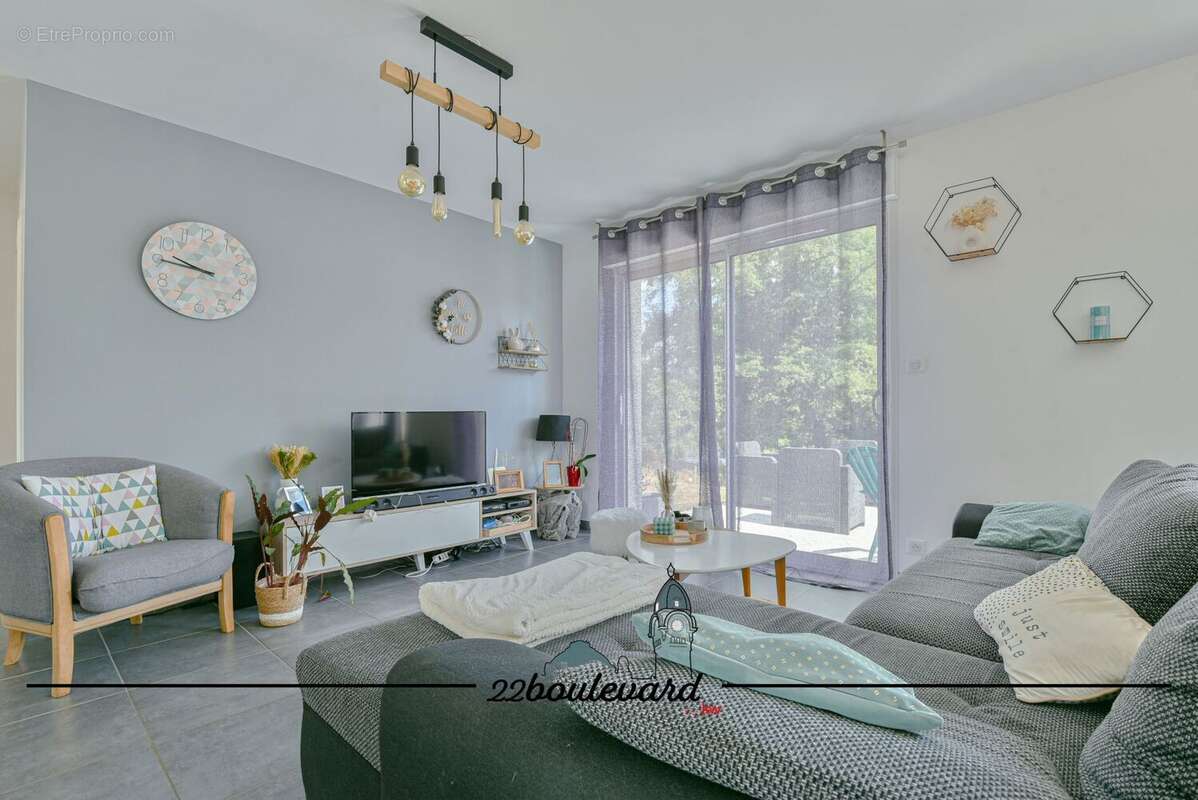 Maison à COMPREIGNAC