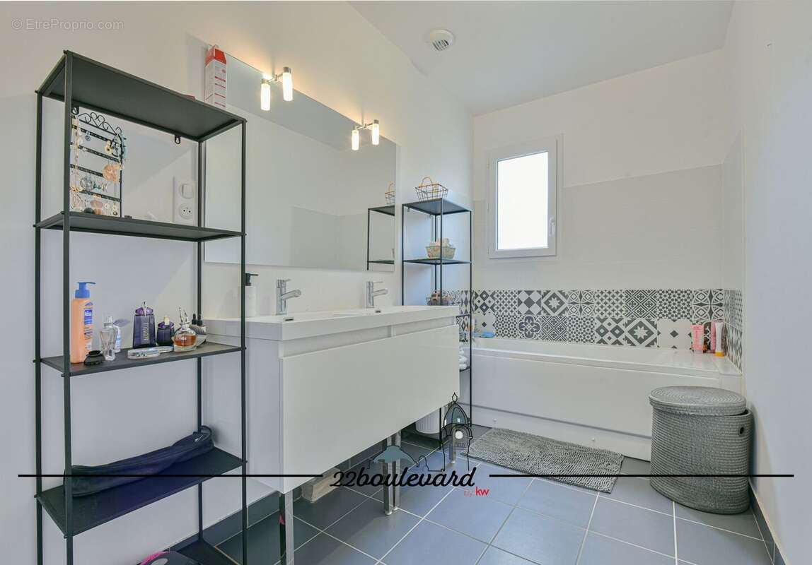 Maison à COMPREIGNAC