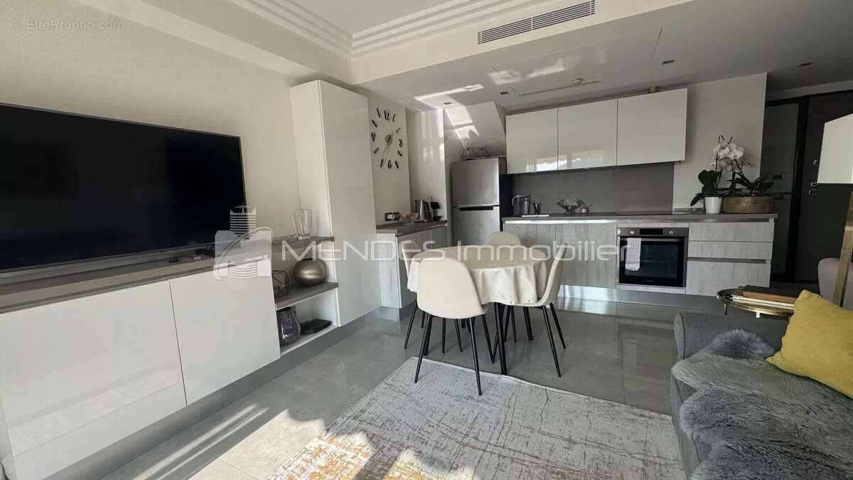 Appartement à ROQUEBRUNE-CAP-MARTIN