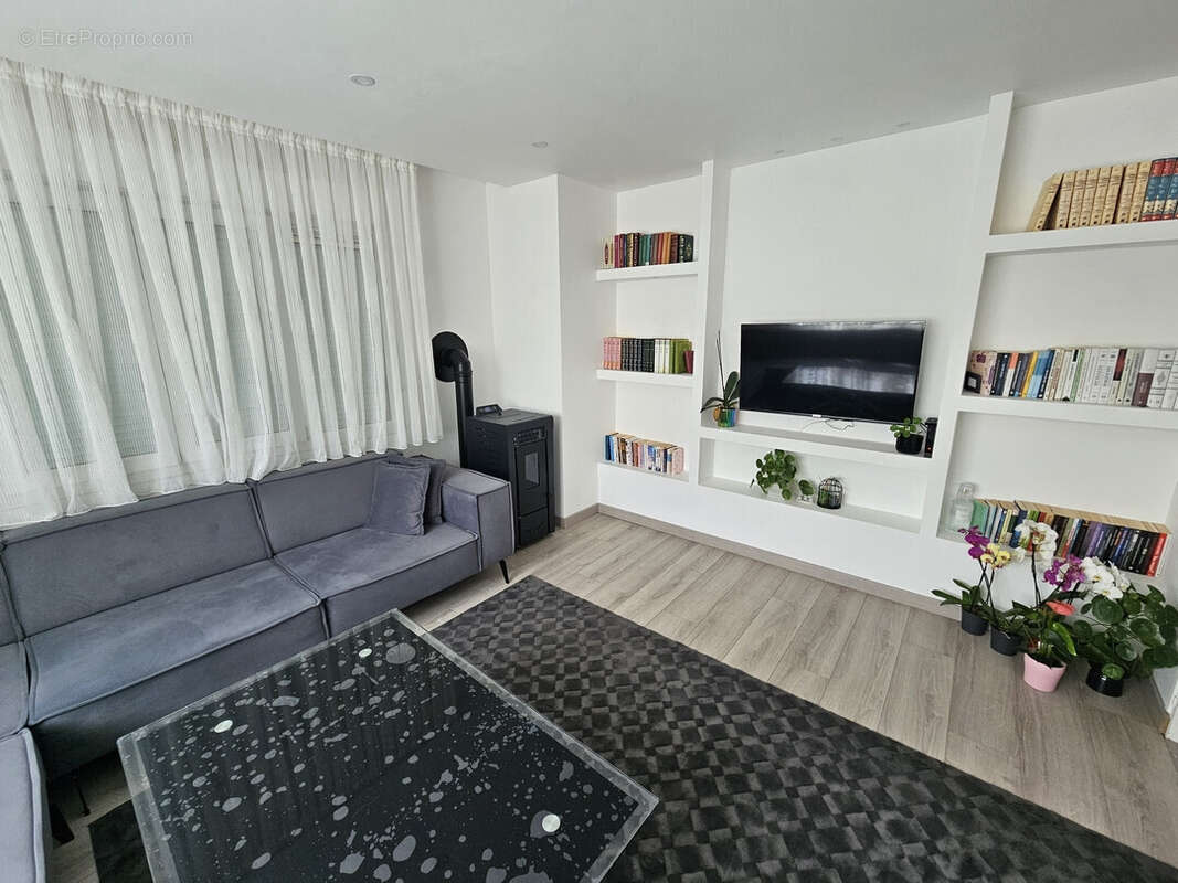 Maison à SAINT-LUPICIN