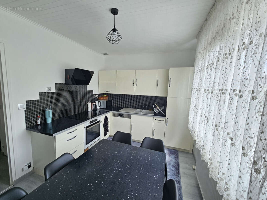 Maison à SAINT-LUPICIN