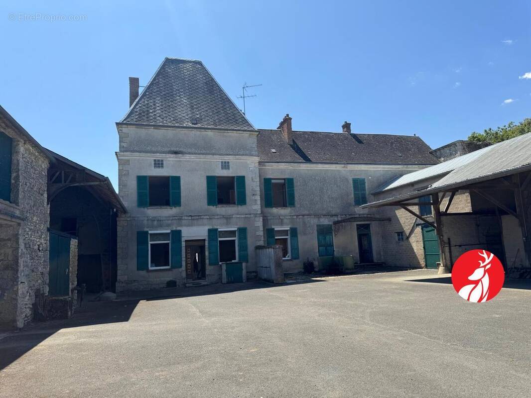 Maison à LA CHAPELLE-LA-REINE